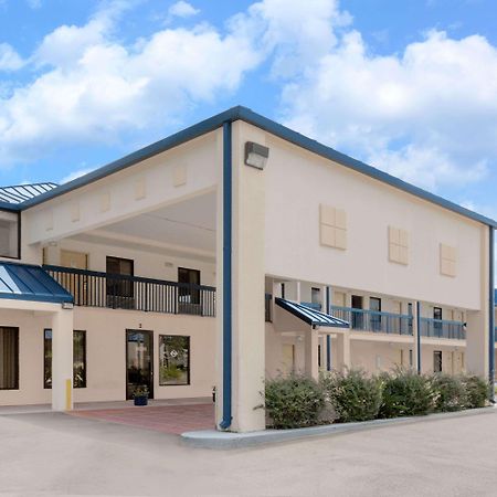 Super 8 By Wyndham Hattiesburg South Екстер'єр фото