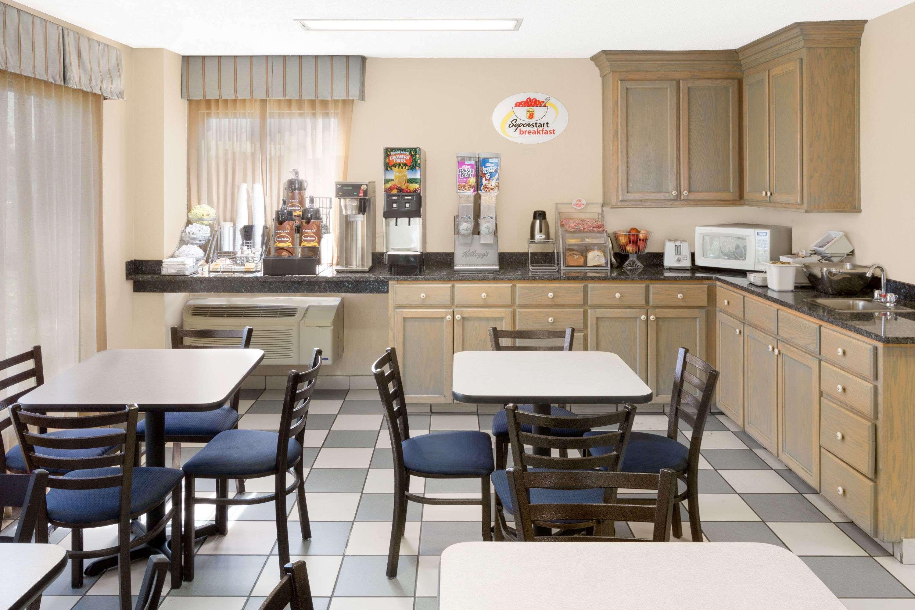 Super 8 By Wyndham Hattiesburg South Екстер'єр фото